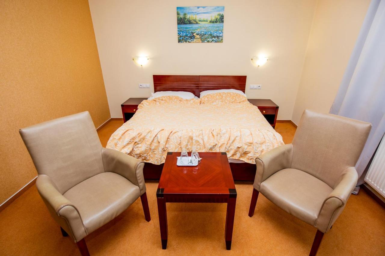 Hotel Boss Жиліна Екстер'єр фото