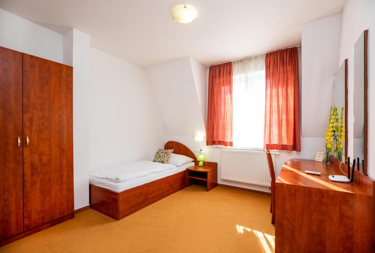 Hotel Boss Жиліна Екстер'єр фото