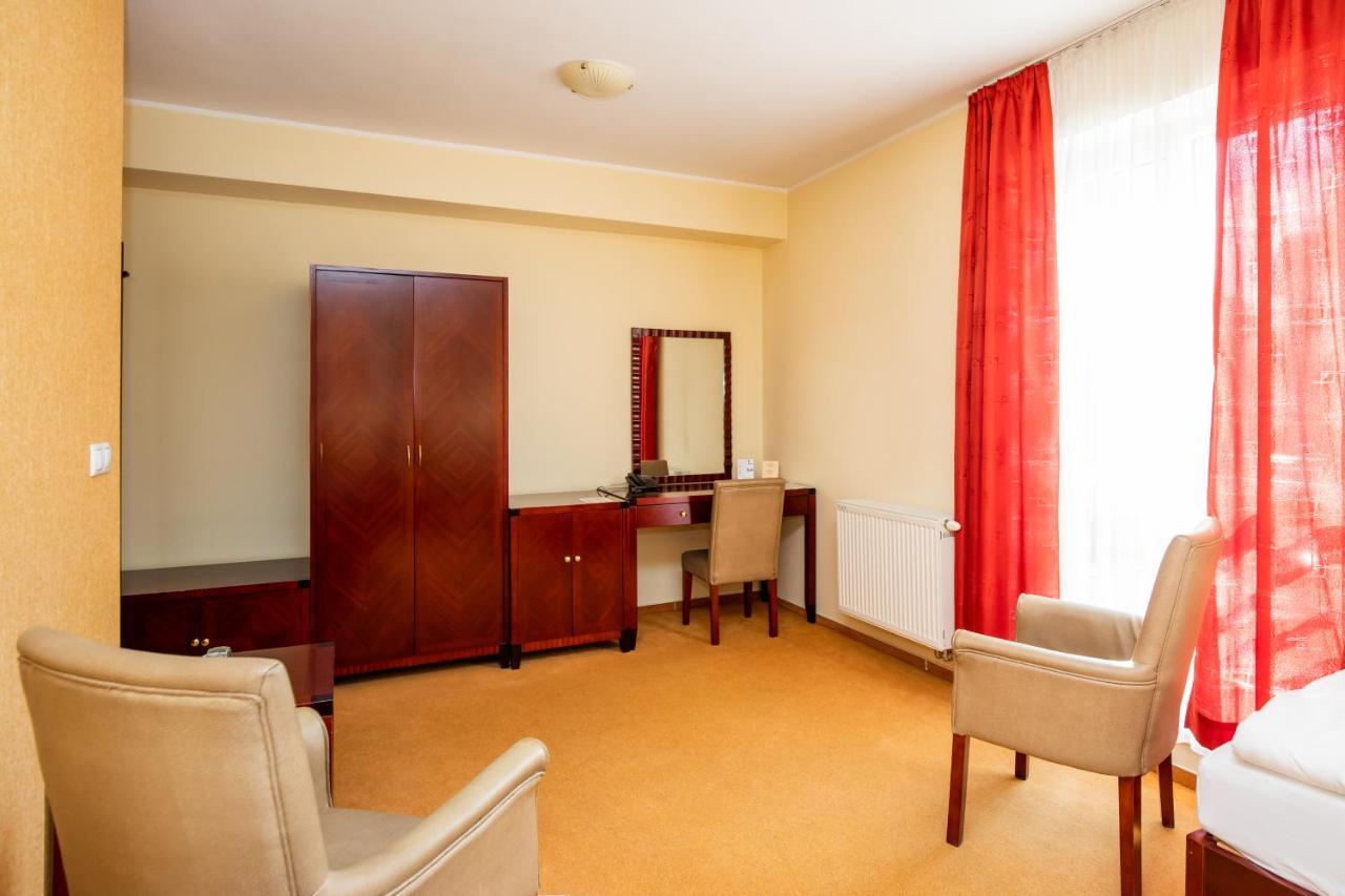 Hotel Boss Жиліна Екстер'єр фото