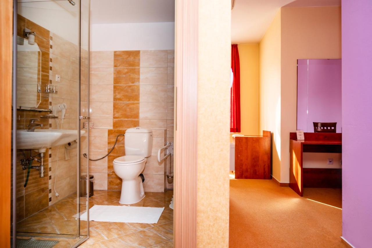 Hotel Boss Жиліна Екстер'єр фото