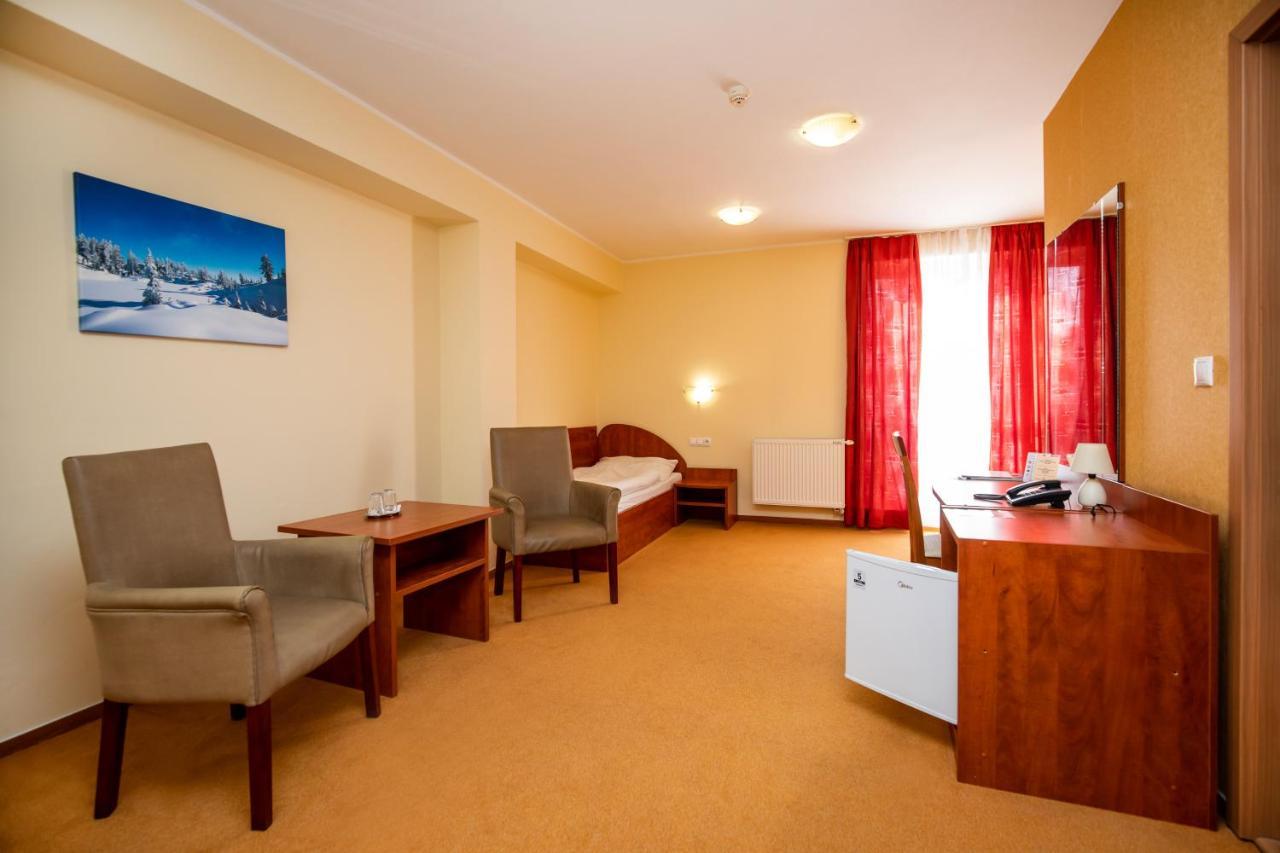 Hotel Boss Жиліна Екстер'єр фото